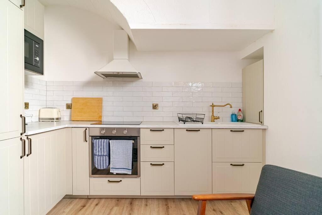Stunning 2 Bed Apartment, Heart Of The Barbican Plymouth Exterior foto